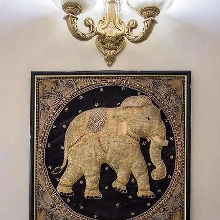 호텔 Art